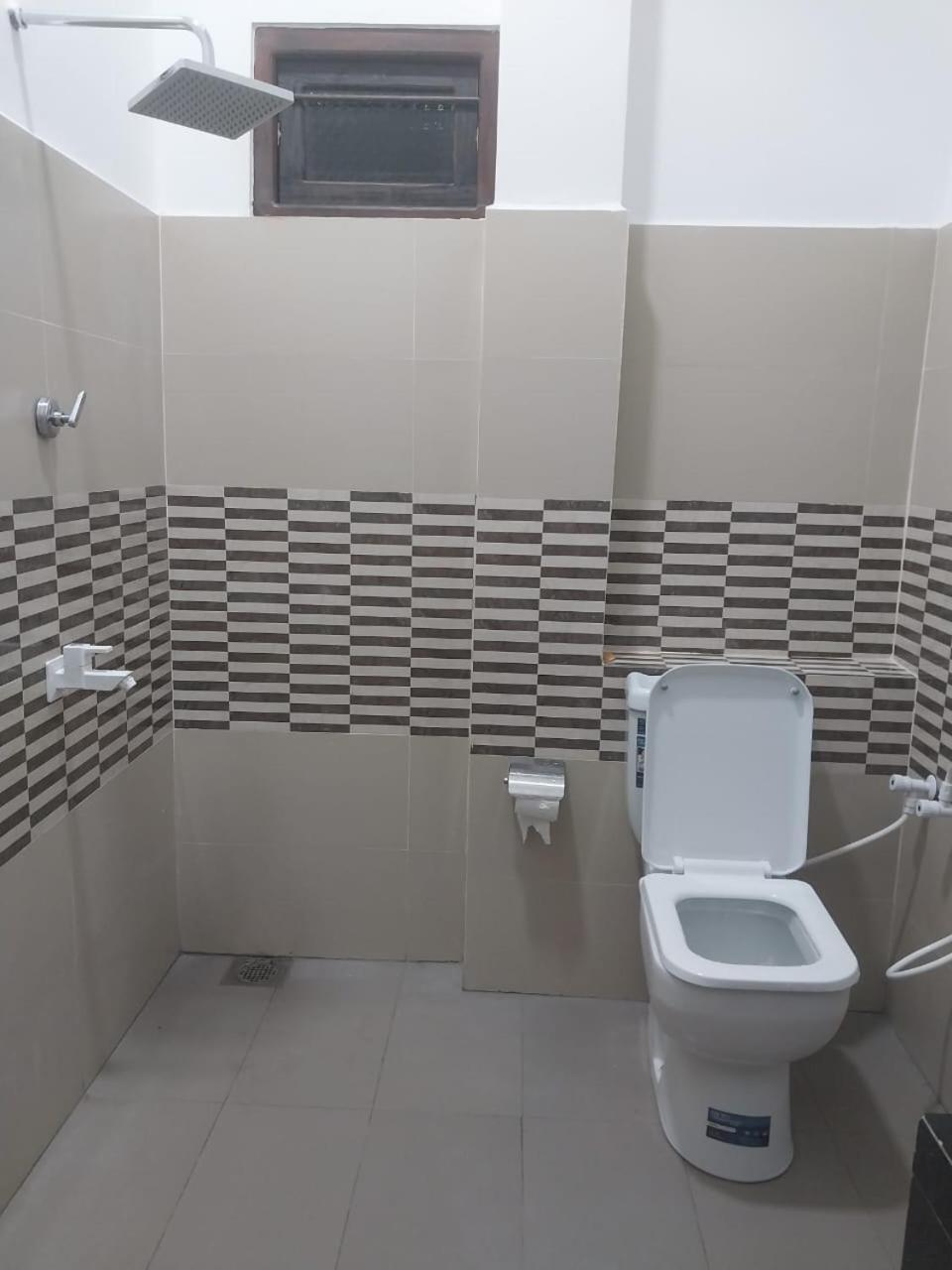 Javi Holiday Home Тринкомале Екстериор снимка