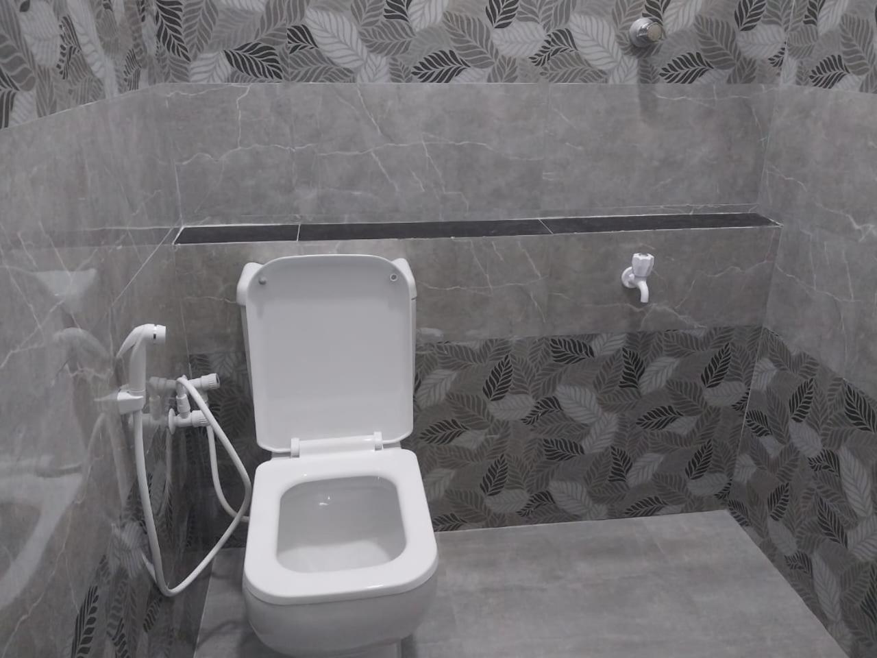 Javi Holiday Home Тринкомале Екстериор снимка