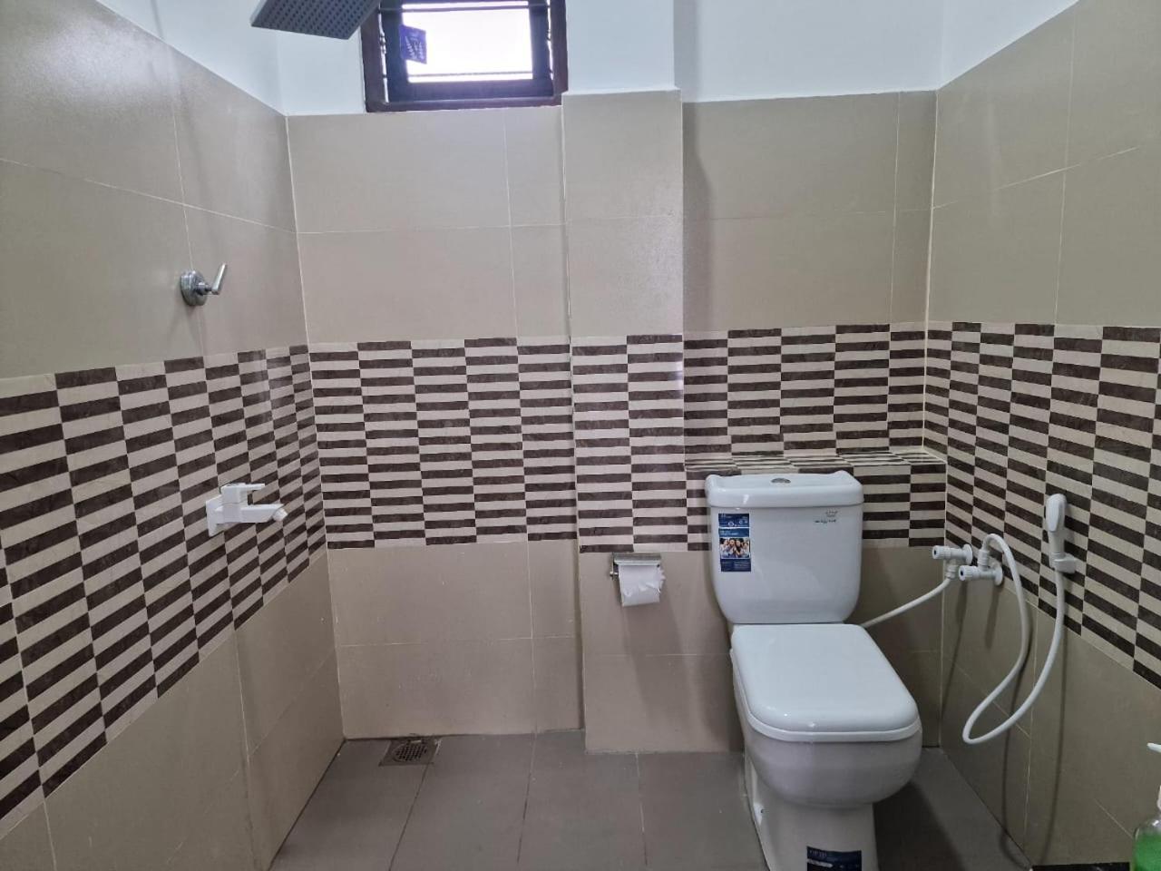 Javi Holiday Home Тринкомале Екстериор снимка